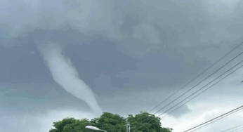 Se forma torbellino en cielo de Yucatán